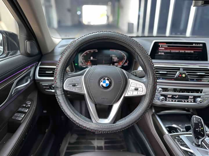 BMW 7 Series рестайлинг 730Li люкс-пакет — фото 13