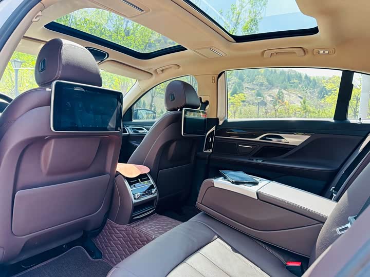 BMW 7 Series 730Li продвинутая — фото 8