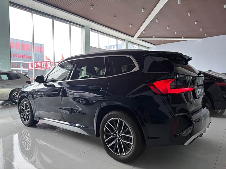 BMW iX1 eDrive25L M спортпакет — фото 14