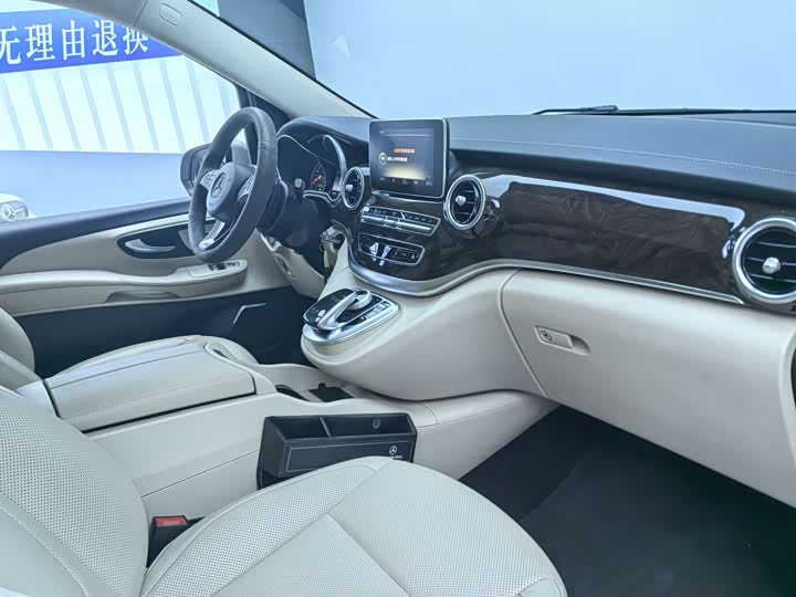 Mercedes-Benz V-Class 2018 V 260 VI — фото 13
