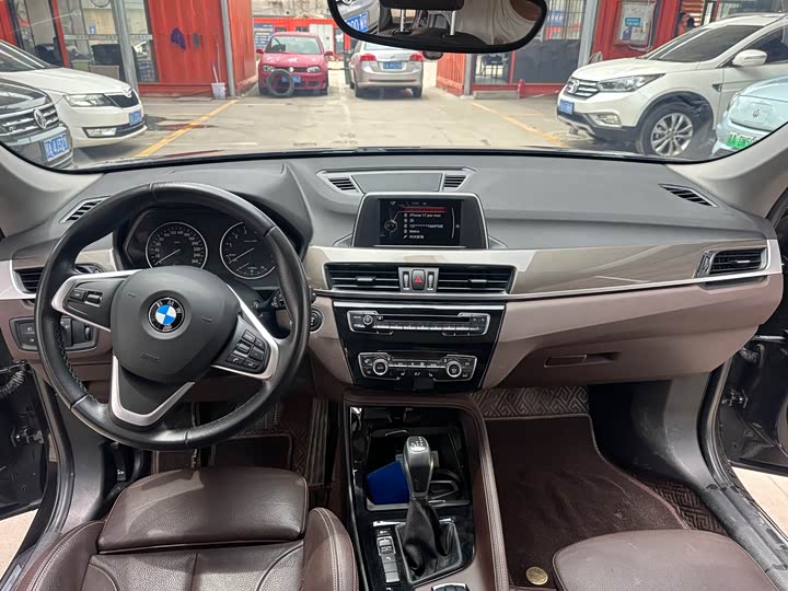BMW X1 2016 s Drive 18 Li Luxury — фото 9