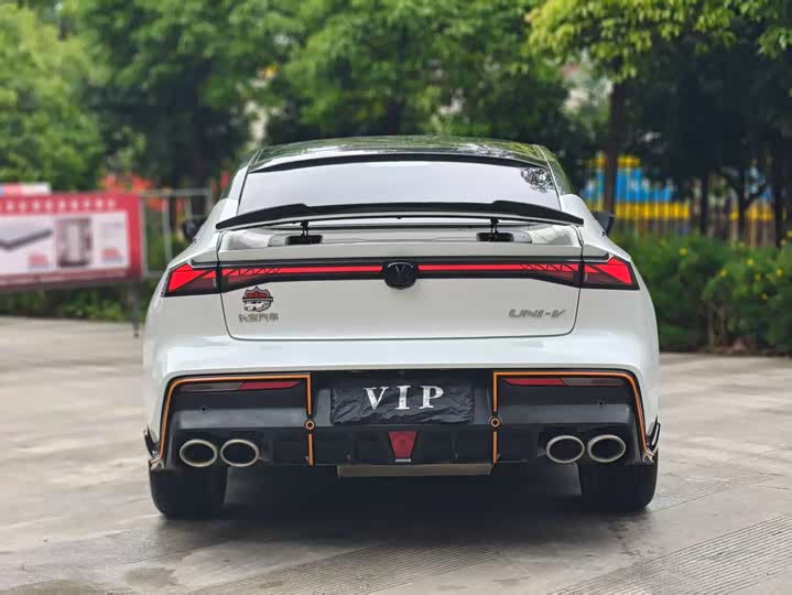 Changan UNI-V 2023 1.5 T — фото 6
