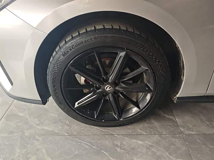 Changan UNI-V 2022 1.5 T Premium — фото 23