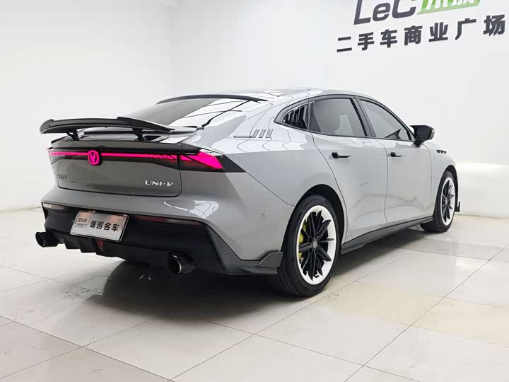 Changan UNI-V 2022 1.5 T — фото 4