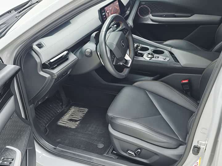 Changan UNI-V 2022 1.5 T — фото 8