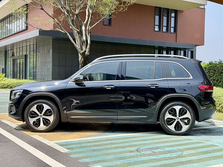 Mercedes-Benz GLB 2021 GLB 200 — фото 25
