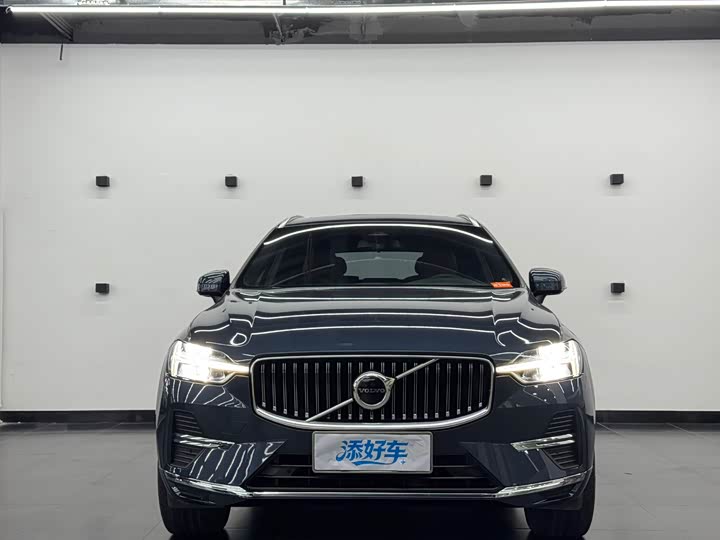 Volvo XC60 2023 B 5 4 WD — фото 2