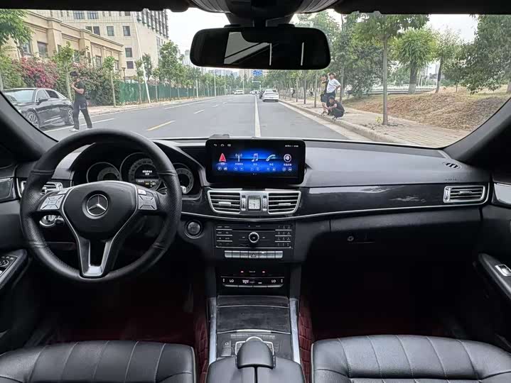 Mercedes-Benz E-Class 2015 E 260 L Sport — фото 13