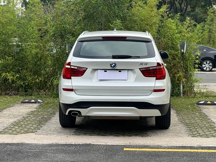 BMW X3 2016 s Drive 20i — фото 16