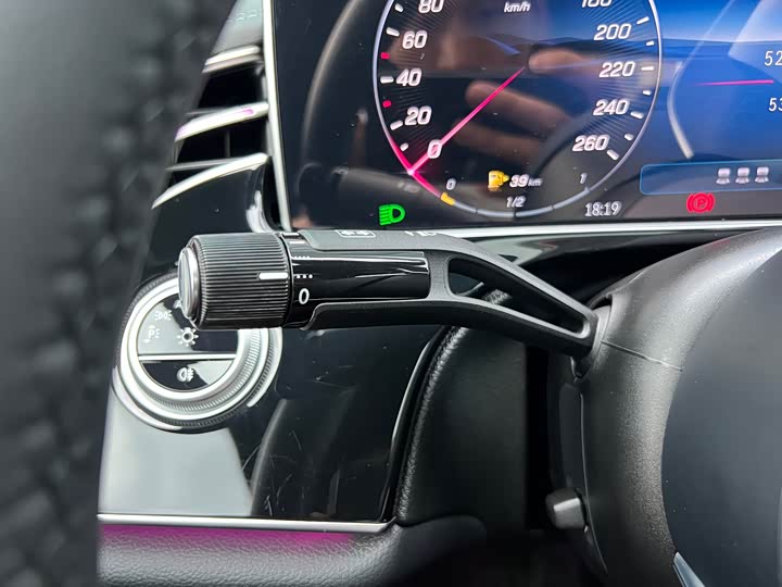 Mercedes-Benz E-Class 2025 E 300 L Luxury — фото 32