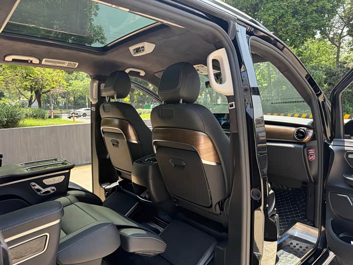 Mercedes-Benz V-Class 2022 V 260 L — фото 21