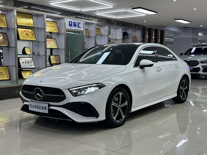 Mercedes-Benz A-Class 2024 A 200 L — фото 1