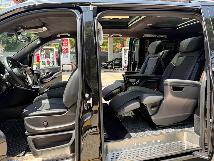 Mercedes-Benz V-Class 2022 V 260 L — фото 11