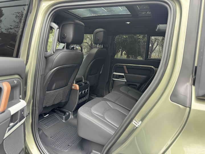 Land Rover Defender — фото 10