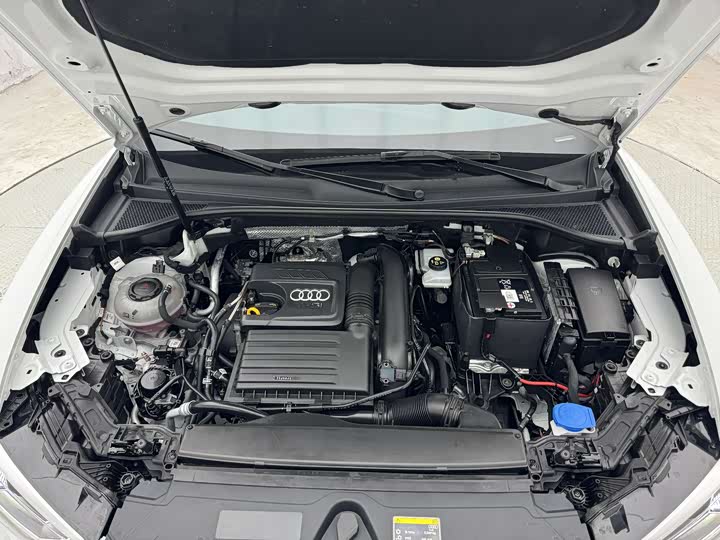 Audi Q3 2023 35 TFSI (1.4 T) — фото 4