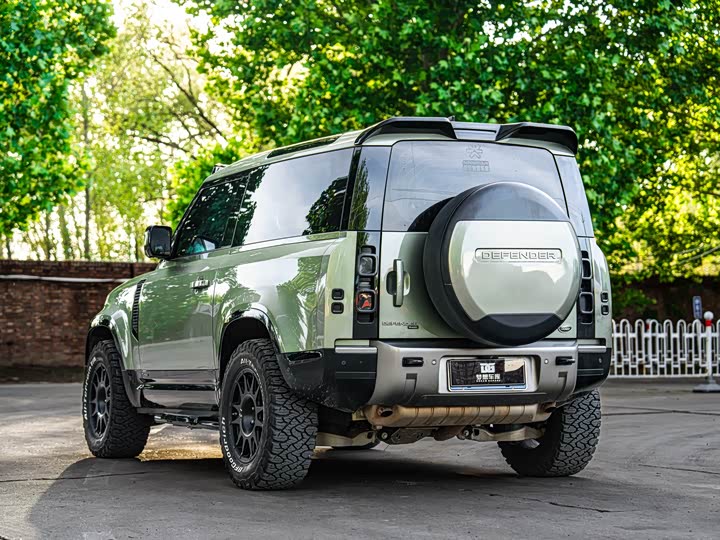 Land Rover Defender — фото 6