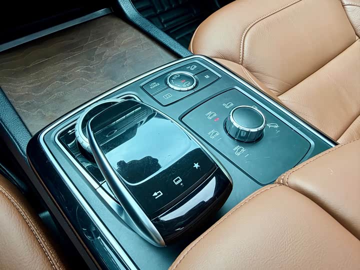 Mercedes-Benz GLS 2016 GLS 400 4 MATICLuxury — фото 16