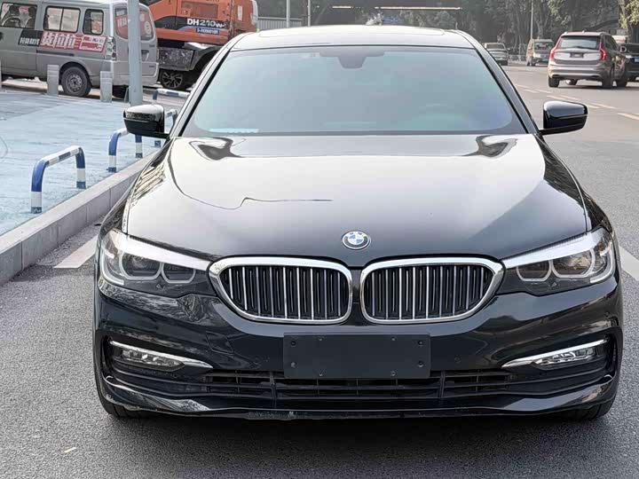 BMW 5-Series 2017 528 Li Leading — фото 18