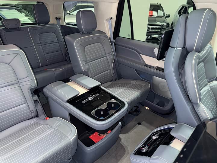 Lincoln Navigator — фото 13
