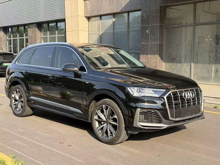 Audi Q7 2023 55 TFSI quattro S line Sport — фото 3
