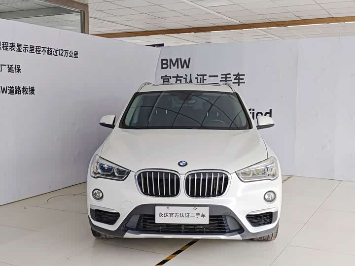 BMW X1 2018 s Drive 18 Li — фото 2