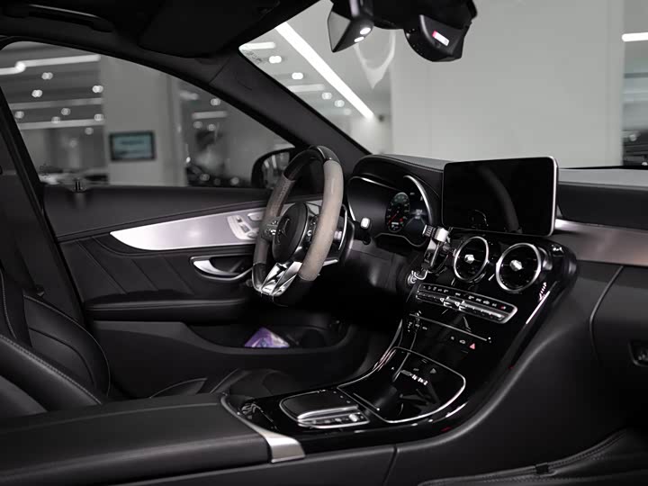 Mercedes-Benz C-Class 2019 AMG C 63 — фото 8