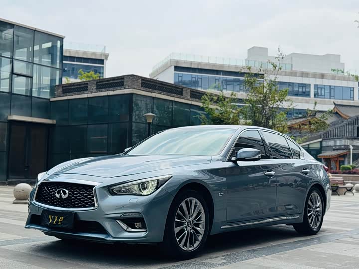Infiniti Q50L 2018 2.0 T V — фото 1