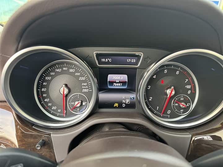 Mercedes-Benz GLS 2018 GLS 400 4 MATIC — фото 6