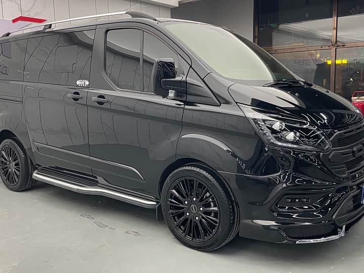 Ford Tourneo — фото 3