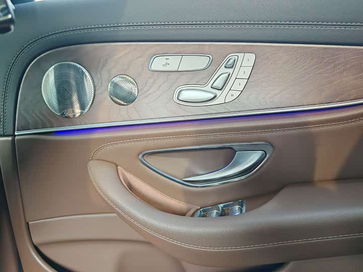 Mercedes-Benz E-Class 2022 E 300 L Luxury — фото 12