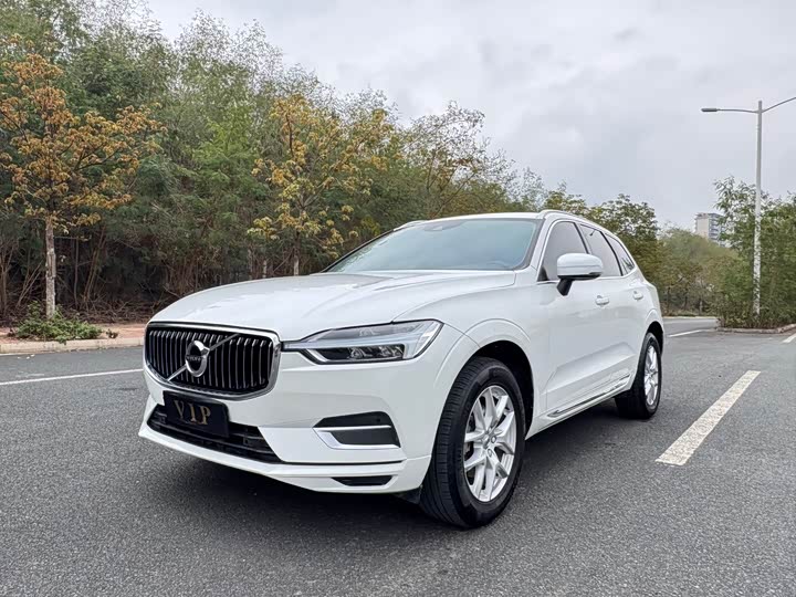 Volvo XC60 2019 T 5 4 WD VI — фото 1