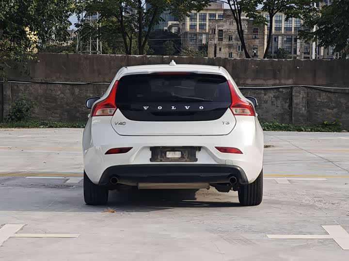 Volvo V40 2018 T 3 — фото 7