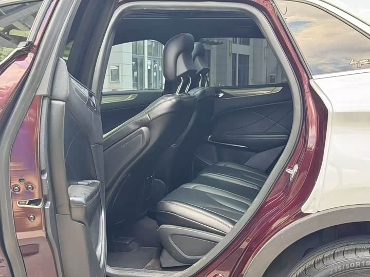 Lincoln MKC 2017 2.0 T 2 WD — фото 5