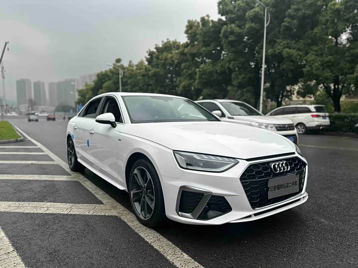 Audi A4L 2022 40 TFSI — фото 3