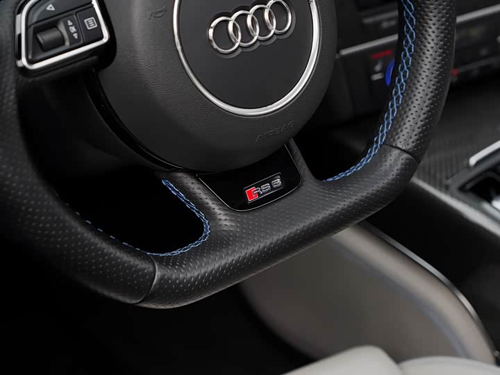 Audi RS6 2018 RS 6 4.0 T Avant — фото 27