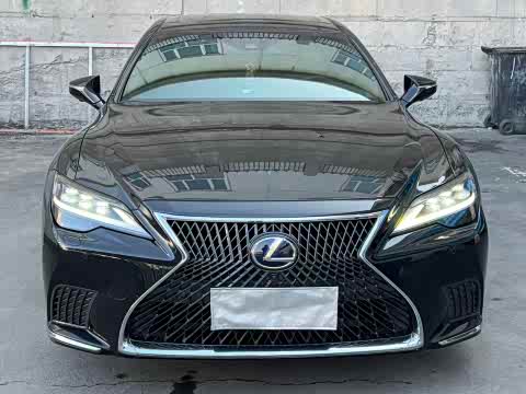 Lexus LS 2023 500h — фото 11