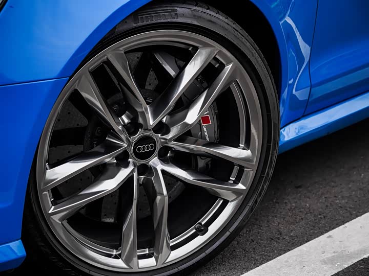 Audi RS6 2018 RS 6 4.0 T Avant — фото 4