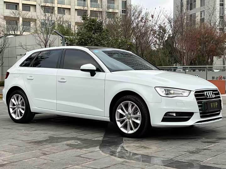 Audi A3 2015 Sportback 40 TFSI ATComfort — фото 2