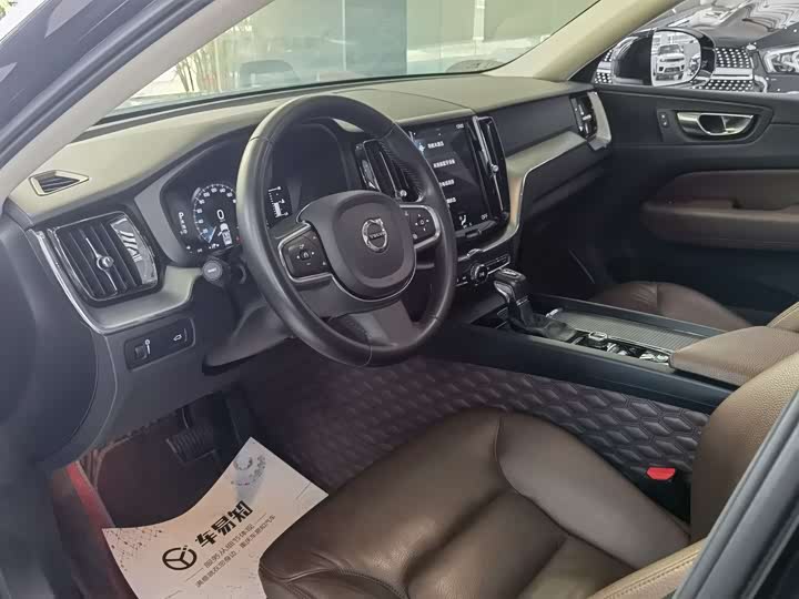 Volvo XC60 2021 T 5 4 WD — фото 4