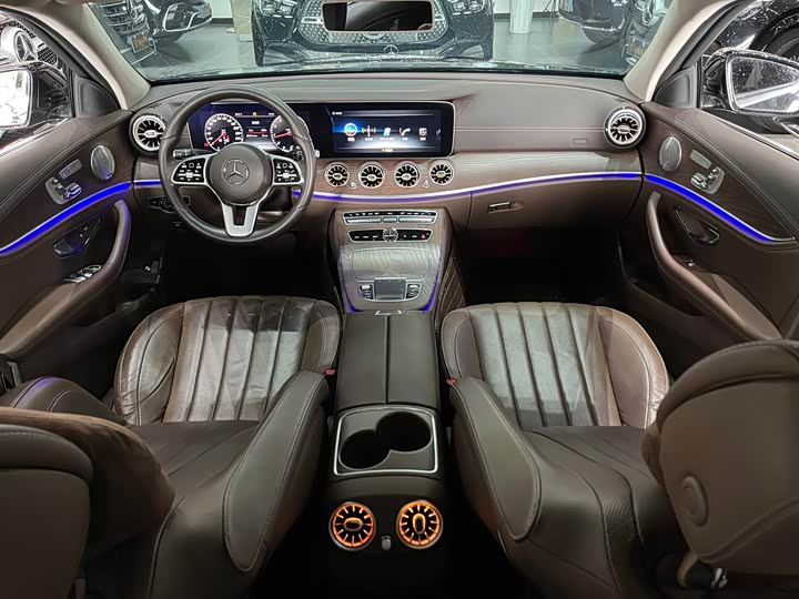 Mercedes-Benz E-Class 2020 E 300 L — фото 13