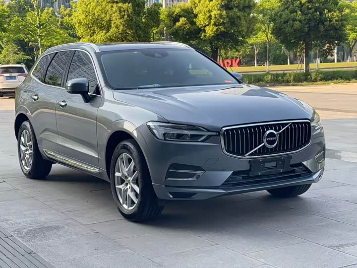 Volvo XC60 2020 T 5 4 WD — фото 3