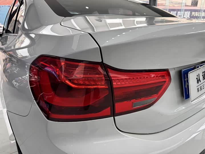 BMW 1-Series 2018 118i Sport — фото 3