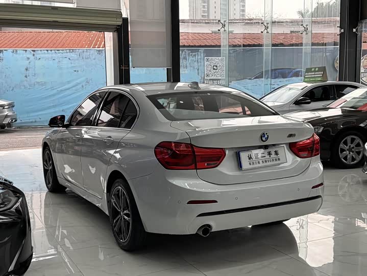 BMW 1-Series 2018 118i Sport — фото 8