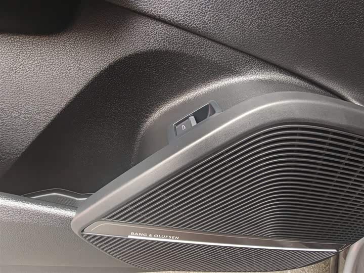 Audi SQ5 2021 3.0 TFSI quattro — фото 10