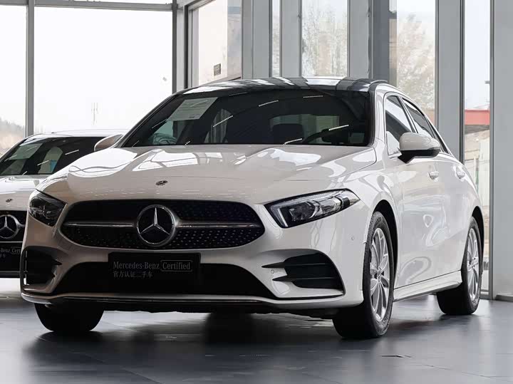 Mercedes-Benz A-Class 2022 A 200 L — фото 1