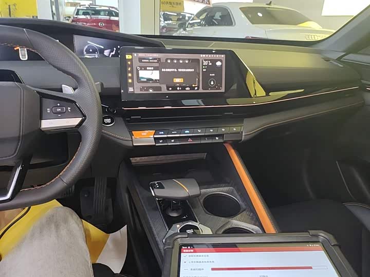 Changan UNI-V 2022 1.5 T — фото 13