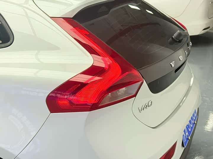 Volvo V40 2017 T 3 — фото 4