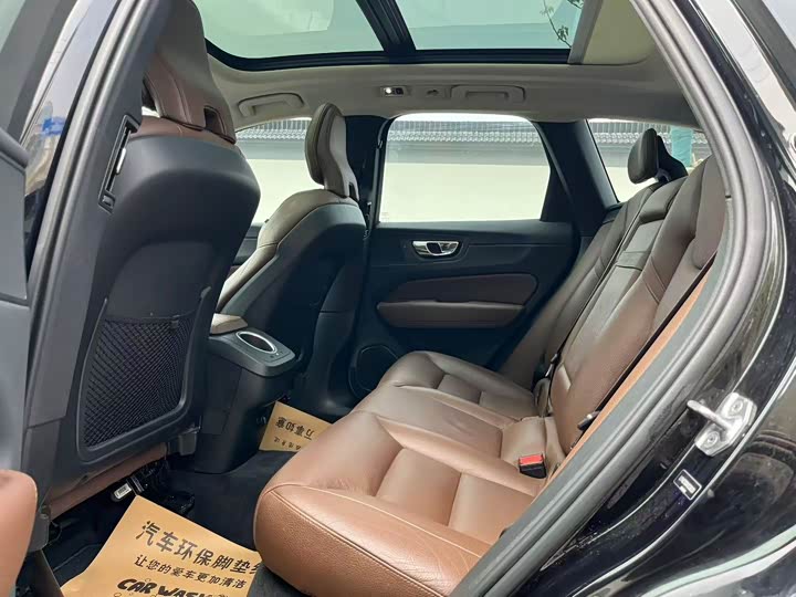 Volvo XC60 2019 T 5 4 WD VI — фото 8