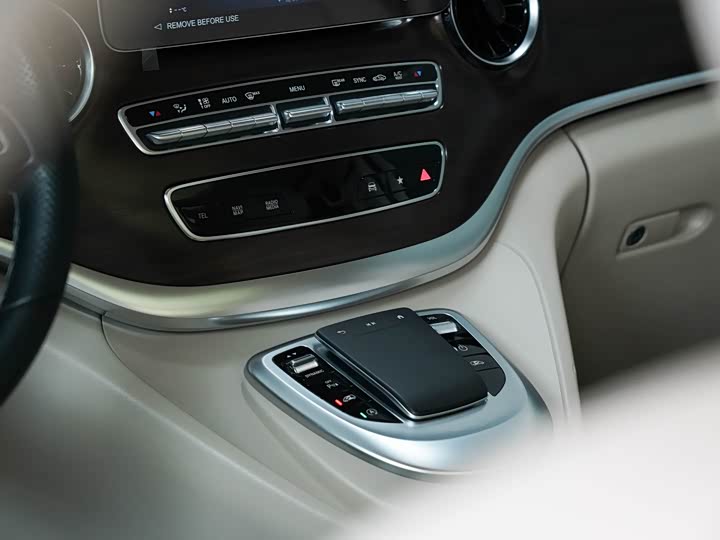 Mercedes-Benz V-Class 2022 V 260 — фото 16