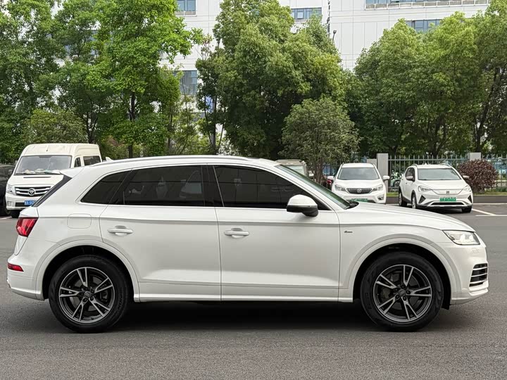 Audi Q 5 L 2018 45 TFSI V — фото 11